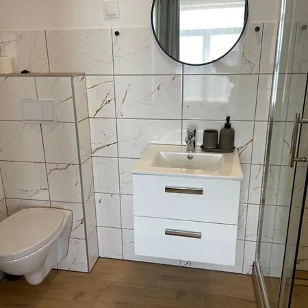 Perla Jezior * روسيان-نيدا